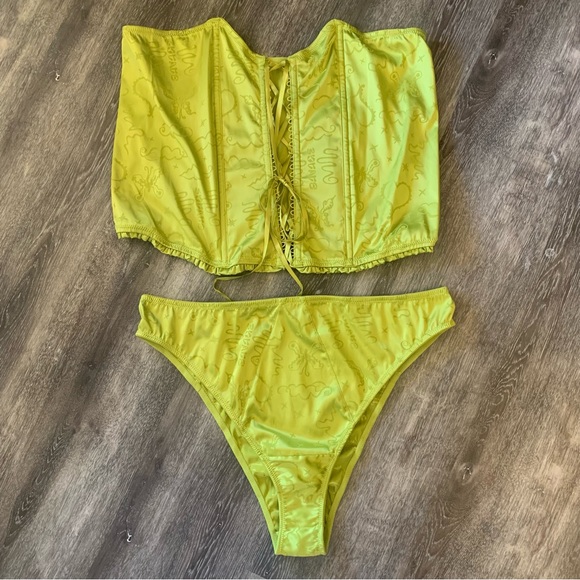 Heavenly Satin Lingerie Set - Picture 11 of 11